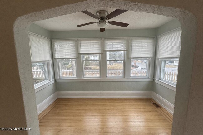 Building Photo - 4 Spring St