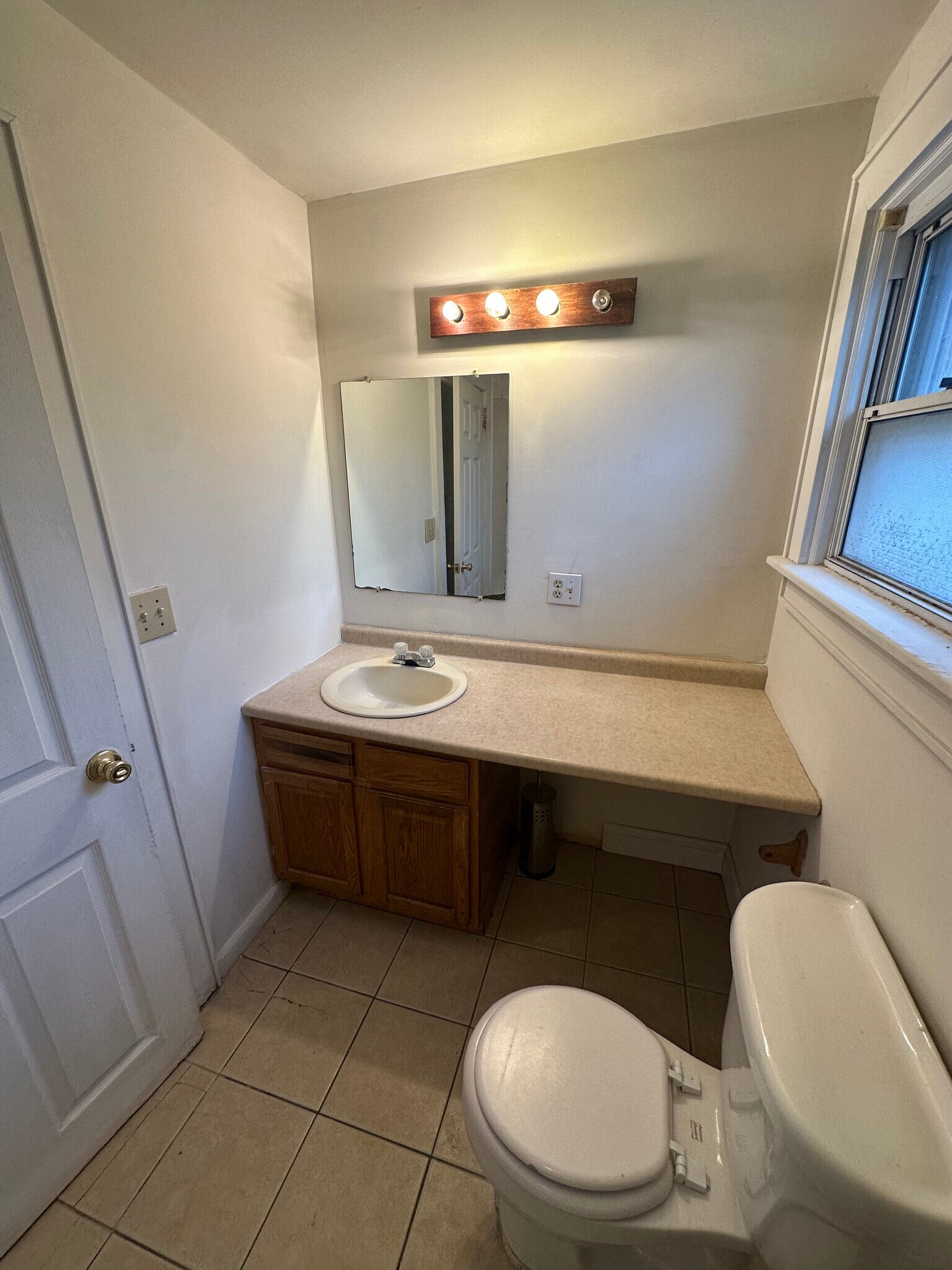 Building Photo - 212 Jackson Ave