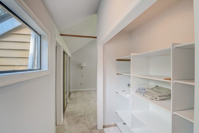 Building Photo - 4 bed/ 2 bath house on 145th St!
