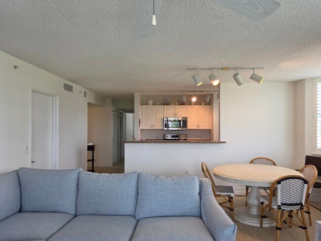 Building Photo - 3606 S Ocean Blvd