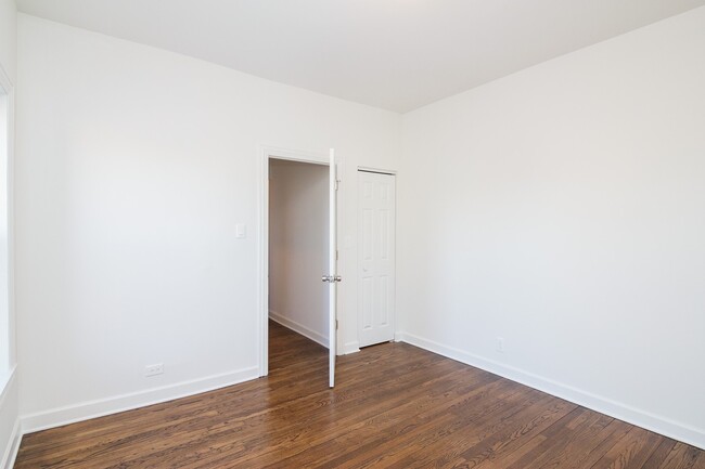 Building Photo - 6573 N Lakewood Ave