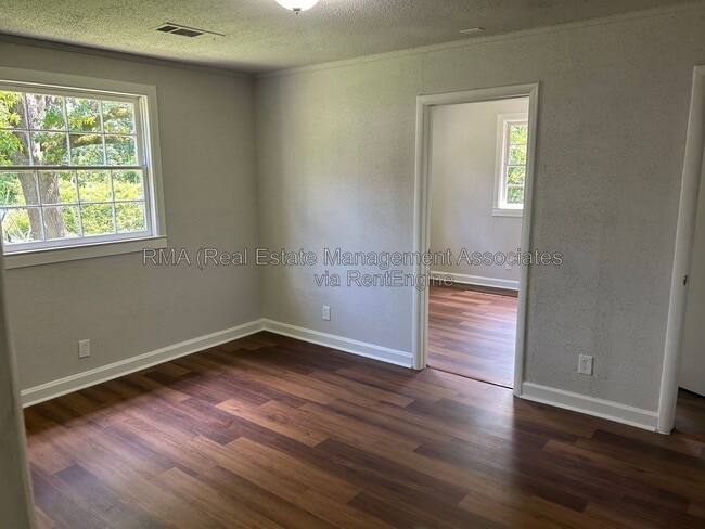 Building Photo - 1340 Drewery Ave