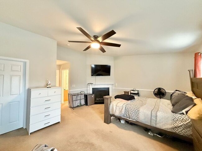 Building Photo - 351 Gilman Ln