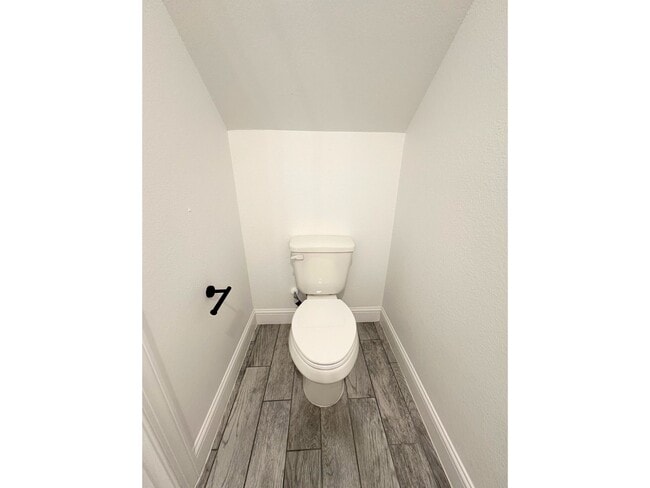 Building Photo - 7710 Darnay Dr