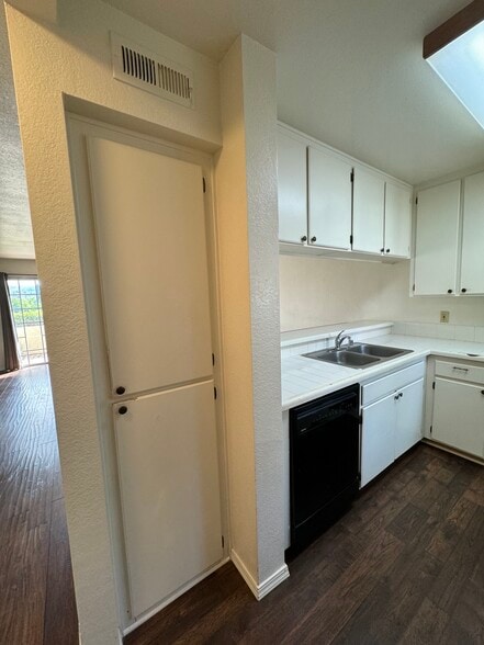 Building Photo - 5704 Camino Del Cielo