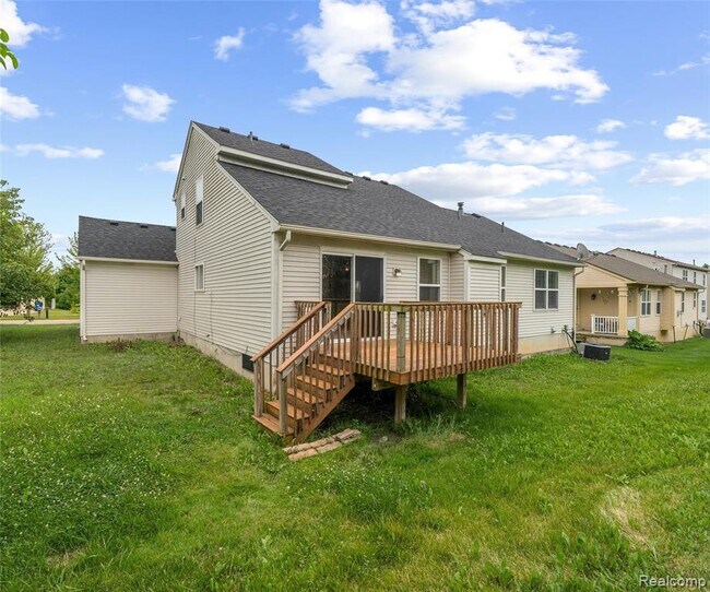 Building Photo - 5864 Willow Ridge Dr