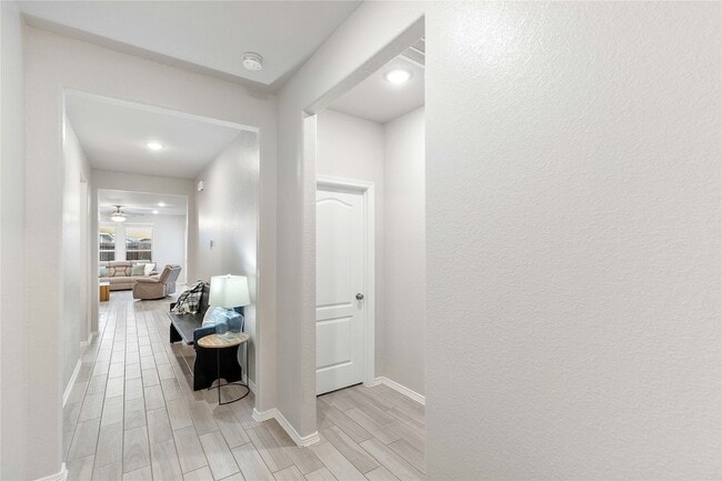 Building Photo - 24714 Crimson Pine Dr