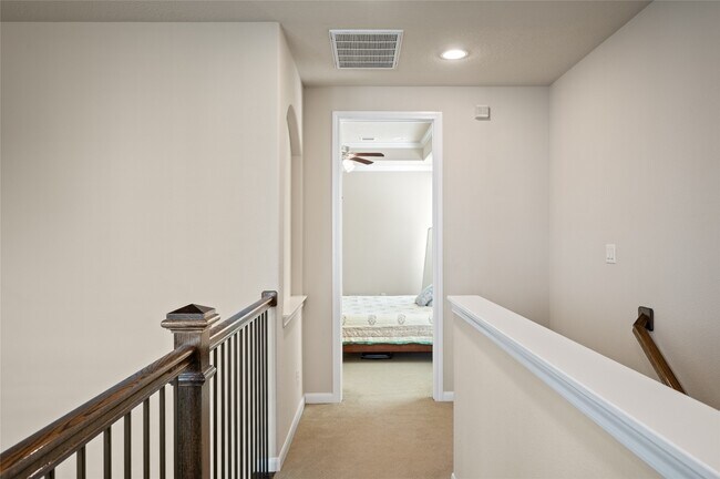 Building Photo - 1114 W 25th St