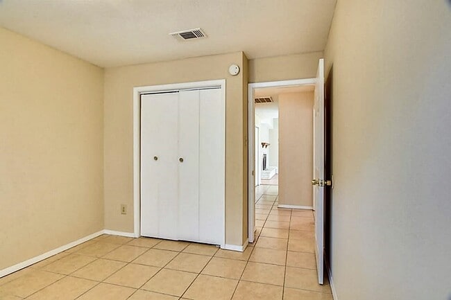 Building Photo - 6907 Tara Dr