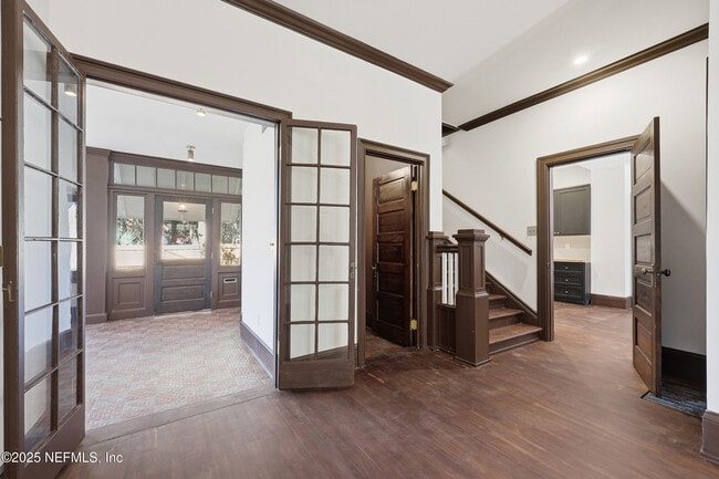 Building Photo - 2979 St Johns Ave