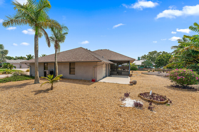 Building Photo - 4519 SE Pompano Terrace