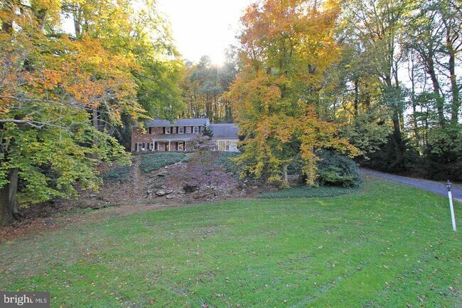 Building Photo - 594 Contention Ln