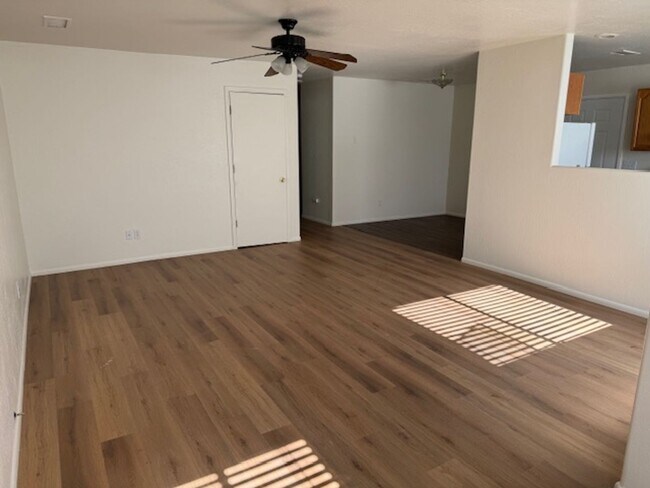 Building Photo - 17150 E Roadrunner Rd