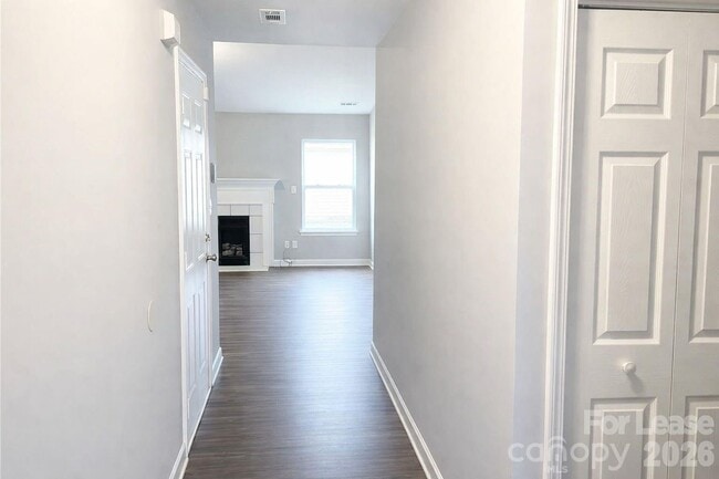 Building Photo - 211 Kingville Dr