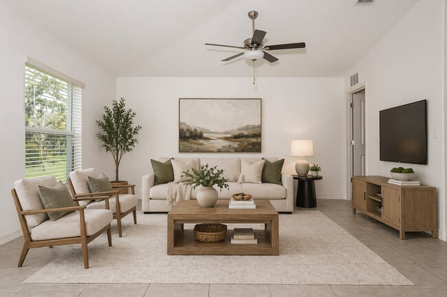 Building Photo - Lovely 3 Bedroom Home