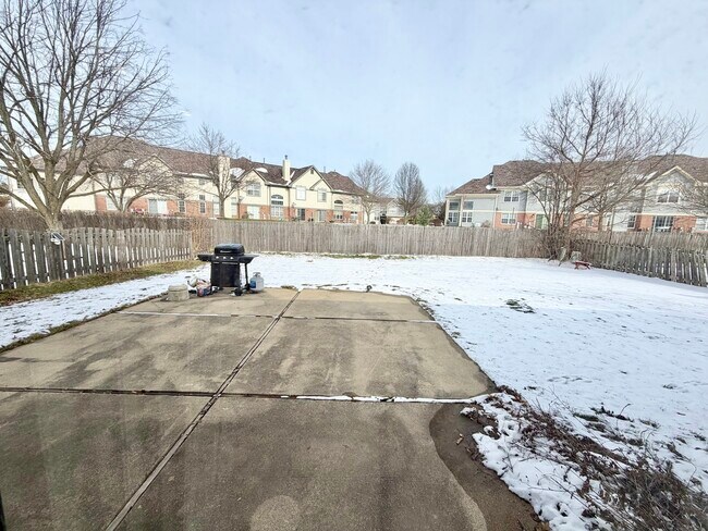 Building Photo - 213 Vintage Ln