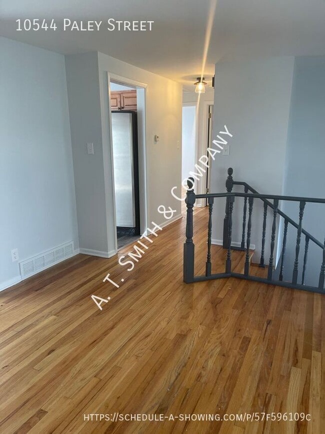 Building Photo - 10544 Paley St