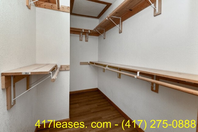 Building Photo - 1257 E Lakewood St
