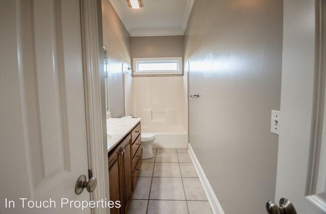Building Photo - 5 br, 3.5 bath House - 3964 Kinderlou Forest