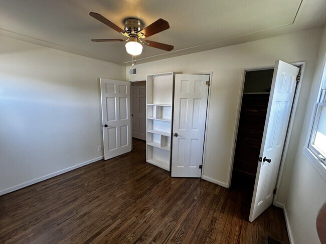 Building Photo - ***Available late-July*** Charming Home in...