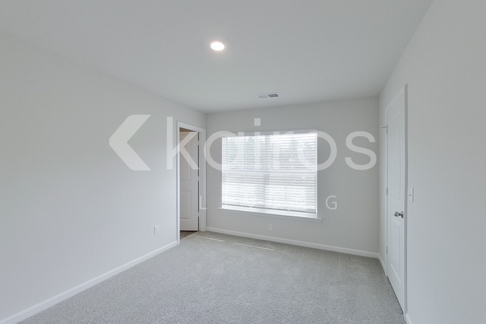 Building Photo - 2561 Banyan Cir