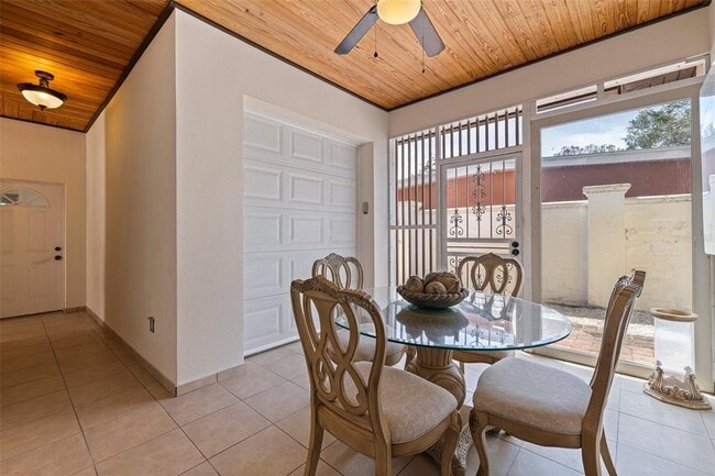 Building Photo - 3931 Pompano Dr SE