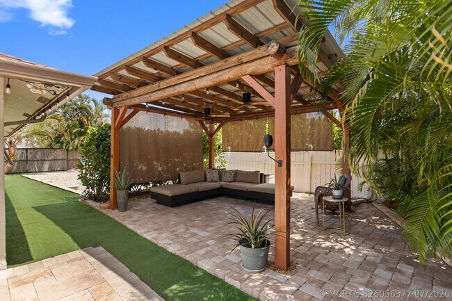 Building Photo - 4050 NW 7th Ln