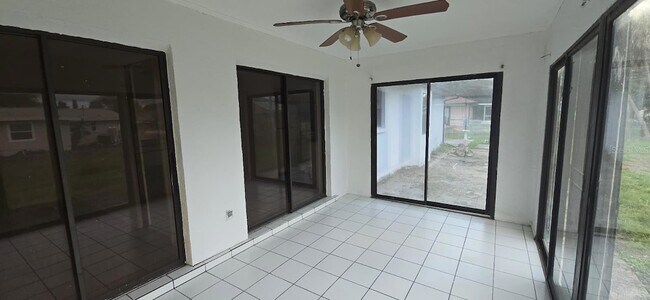 Building Photo - 664 Cypress Rd