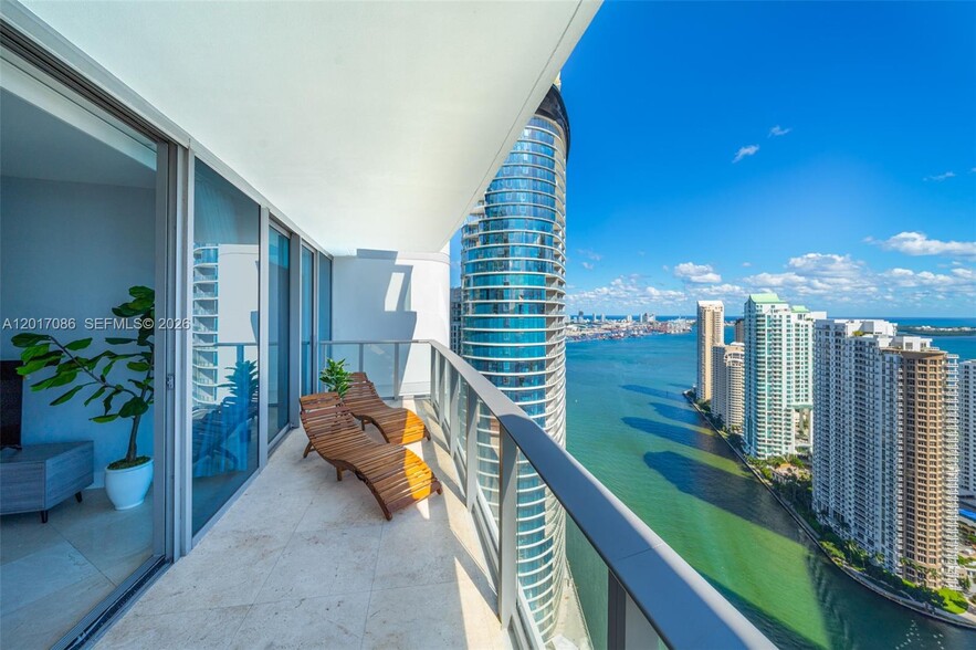 Building Photo - 200 Biscayne Boulevard Way