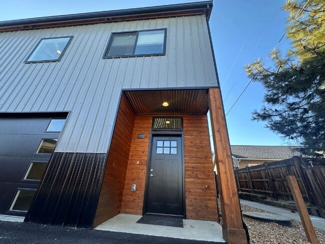 Building Photo - 20611 Independence Way