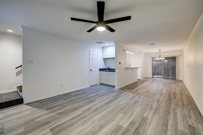 Building Photo - 2513 Bering Dr