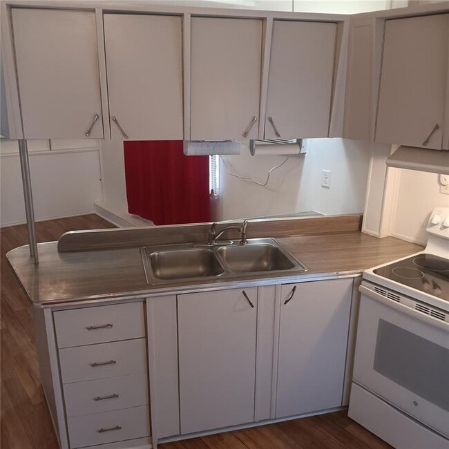 Building Photo - 711 51st Ave Dr W