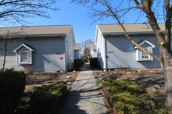 Building Photo - 2217 N Hamilton St