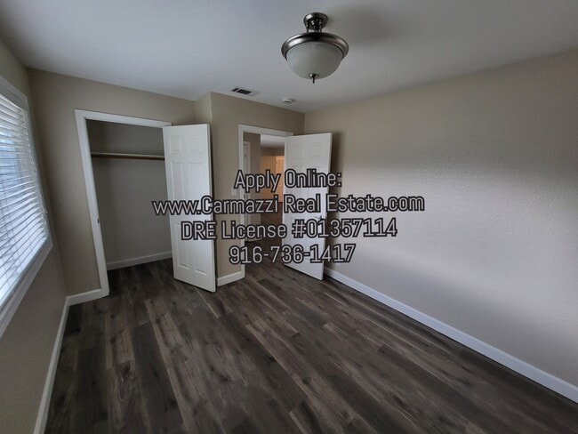 Building Photo - 1319 Palomar Cir