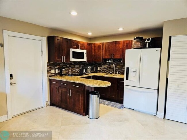 Primary Photo - 1650 SW 117th Ave