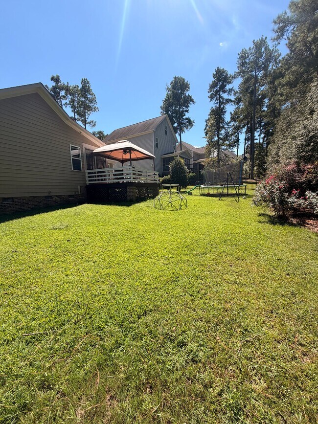 Building Photo - 207 Heather Brook Cir