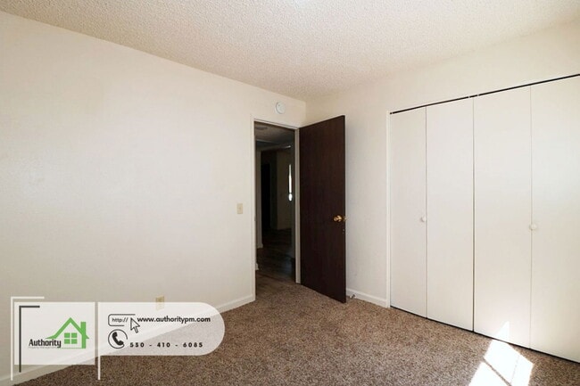 Building Photo - 333 Boulder Creek Dr