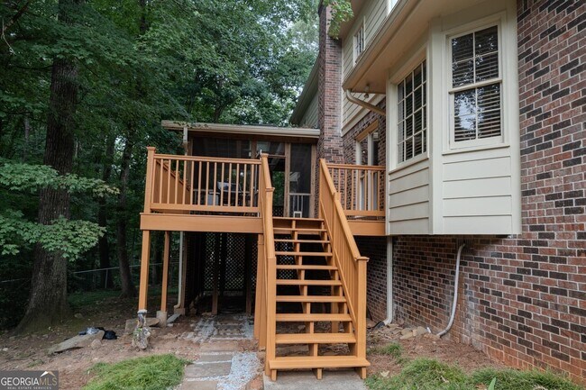 Building Photo - 2858 Livsey Dr