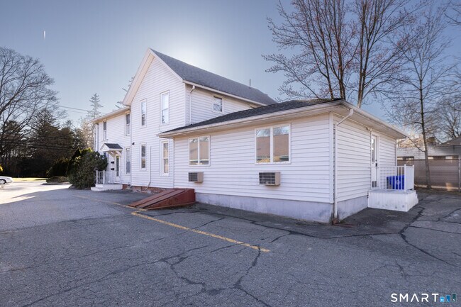 Building Photo - 199 Migeon Ave