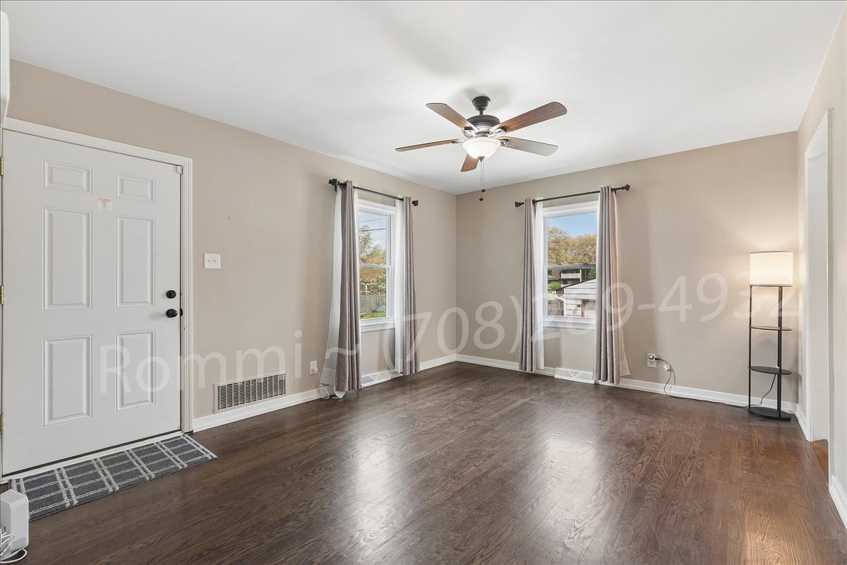 Living Room - 6717 Huron Ave