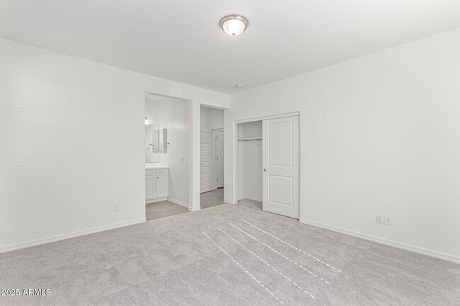 Building Photo - 14134 W Hackamore Dr