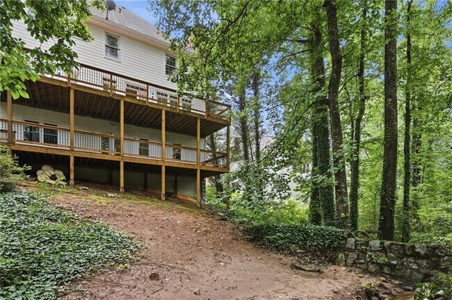 Building Photo - 4563 Fountain Dr NE