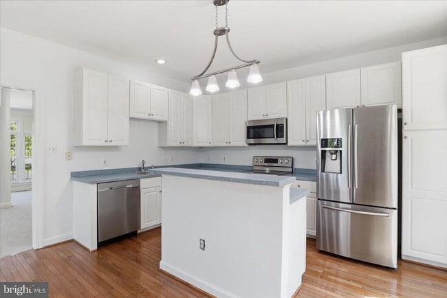 Building Photo - 981 Herons Run Ln