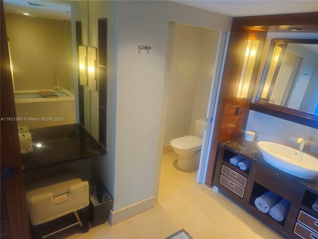 Building Photo - 6801 Collins Ave