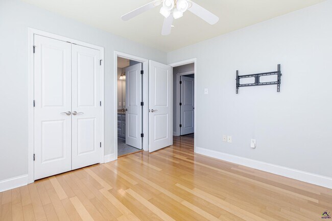 Building Photo - 100 Montview Way