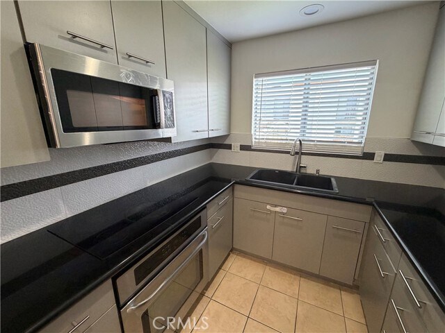 Building Photo - 240 W Verdugo Ave