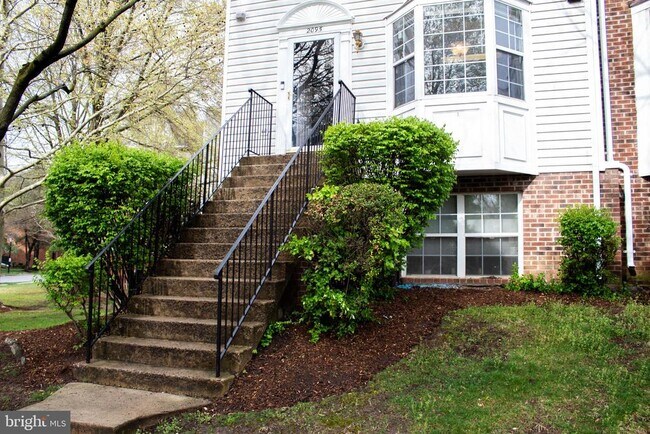 Building Photo - 2095 Pawlet Dr