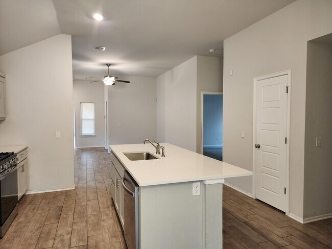 Building Photo - 4617 Emerald Knoll Rd