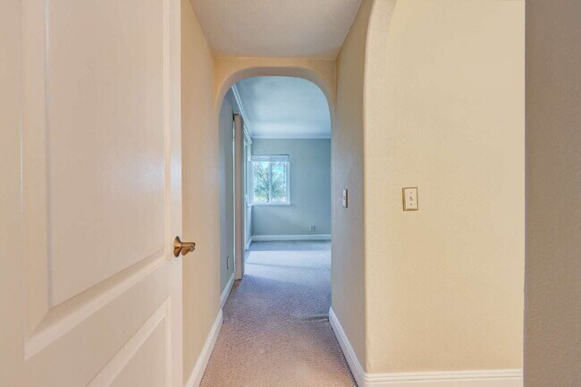 Building Photo - Ocean Views – Beachside Living