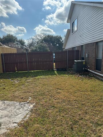 Building Photo - 412 Dillard Ln